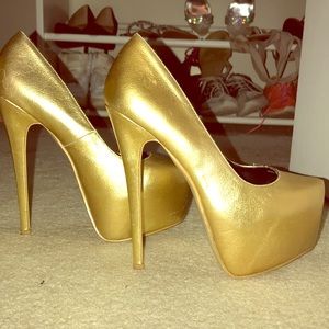 ShoeDazzle Platform Stilettos